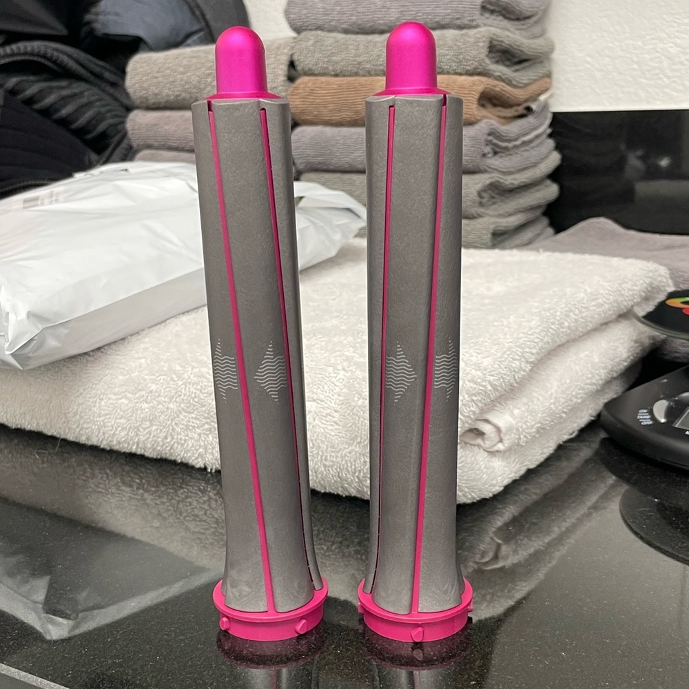 - Extra long dyson airwrap barrel 1.2”